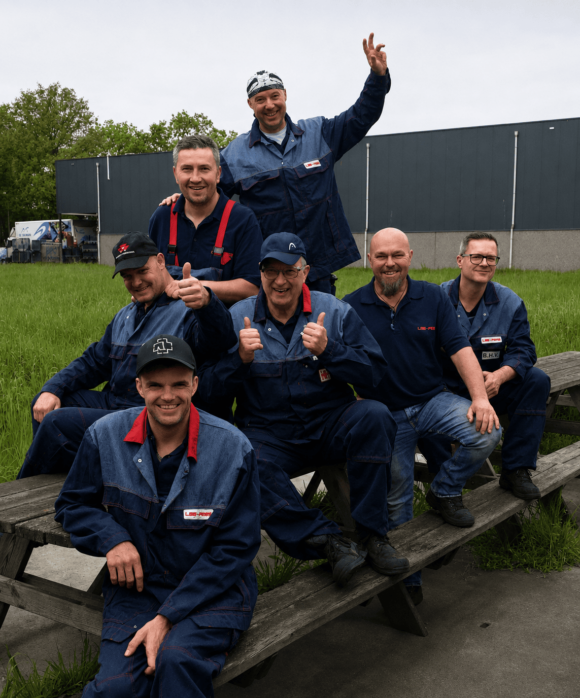 Team Las-Pers in nieuwe bedrijfskleding